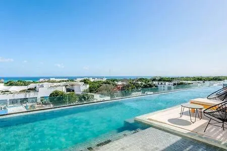 Oceanview Roof Pool With Speakeasy Cafe And Gym Plus Parking Playa del Carmen