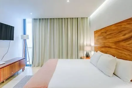 Oceanview Roof Pool With Speakeasy Cafe And Gym Plus Parking Playa del Carmen
